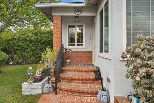 10902 Mount Gleason Avenue, Tujunga, CA 91042