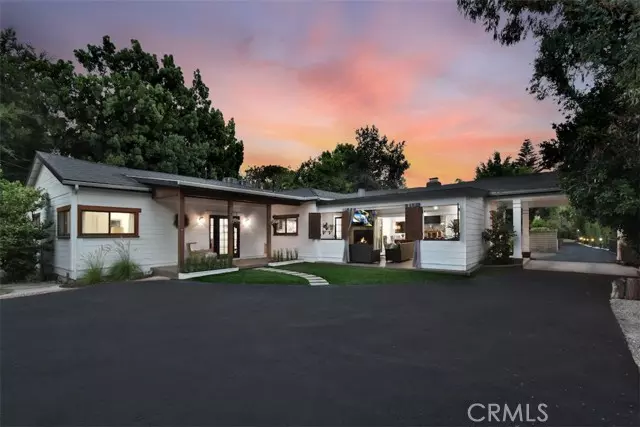 Toluca Lake, CA 91602,10453 Sarah Street