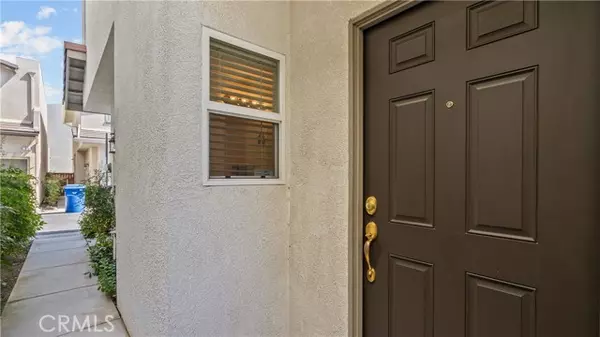 Canoga Park, CA 91304,9001 Owensmouth Avenue #3