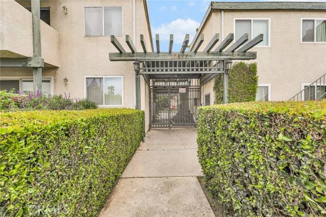 10636 Woodley Avenue #8, Granada Hills, CA 91344