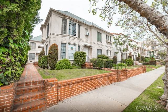 141 S Canon Drive, Beverly Hills, CA 90212