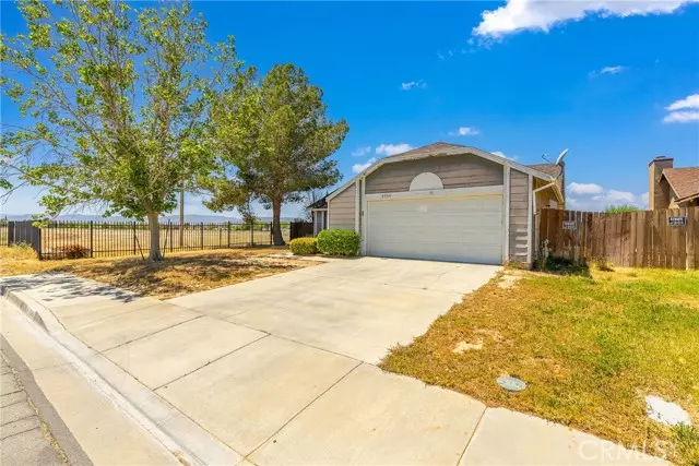 45911 Primrose Drive, Lancaster, CA 93534