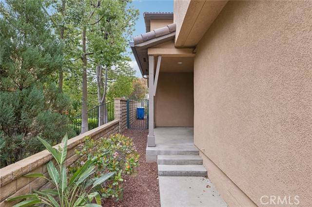 25604 Via Ventana, Valencia, CA 91381