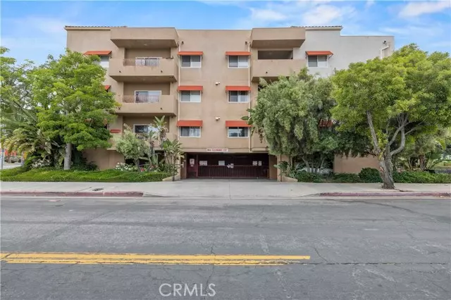 Northridge, CA 91325,9610 Zelzah Avenue #306