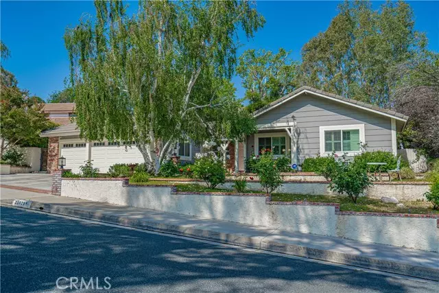 25029 Highspring Avenue, Newhall, CA 91321