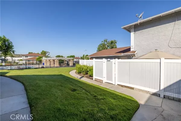 28034 Robin Avenue #42, Saugus, CA 91350