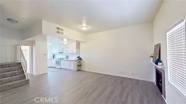 Long Beach, CA 90813,1521 Locust Avenue #4