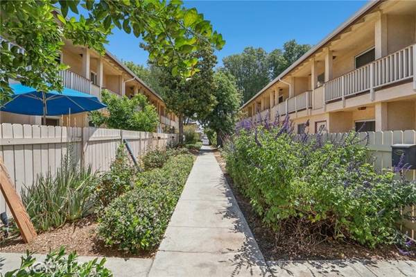 8121 Canby Avenue #6, Reseda, CA 91335