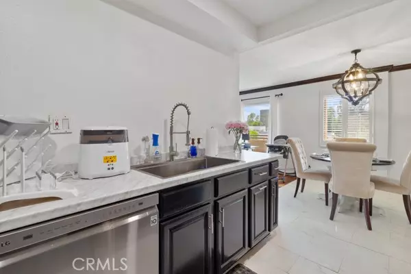 Encino, CA 91316,5412 Lindley Avenue #201