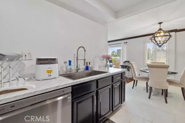 Encino, CA 91316,5412 Lindley Avenue #201