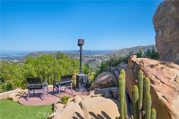 96 Stagecoach Road, Bell Canyon, CA 91307