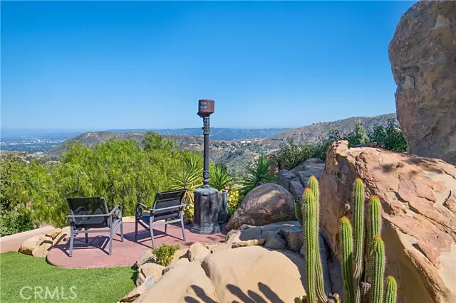 96 Stagecoach Road, Bell Canyon, CA 91307