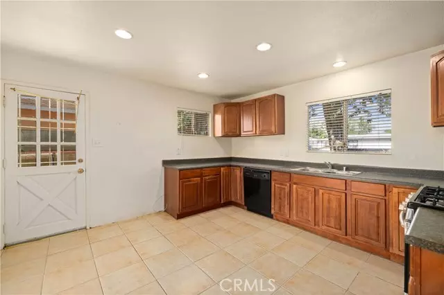 44036 Cedar Avenue, Lancaster, CA 93534