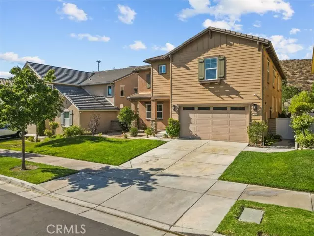 Saugus, CA 91350,22529 Breakwater Way