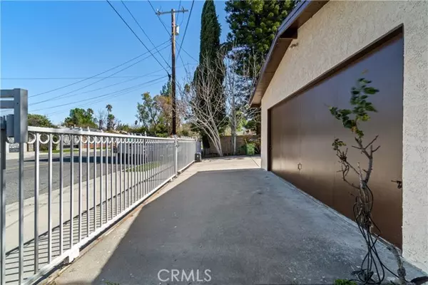 7958 Tampa Avenue, Reseda, CA 91335