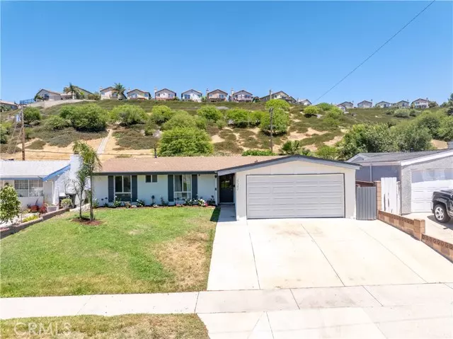 Canyon Country, CA 91351,27384 Crossglade Avenue