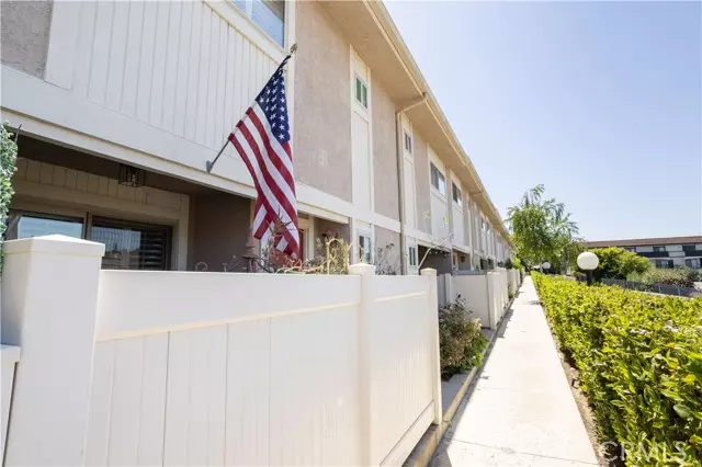 Chatsworth, CA 91311,10159 De Soto Avenue #203