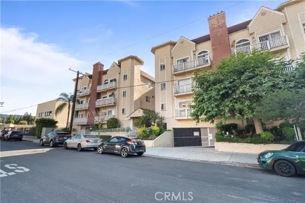 Encino, CA 91316,5135 Zelzah Avenue #303