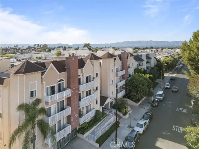 Encino, CA 91316,5135 Zelzah Avenue #303