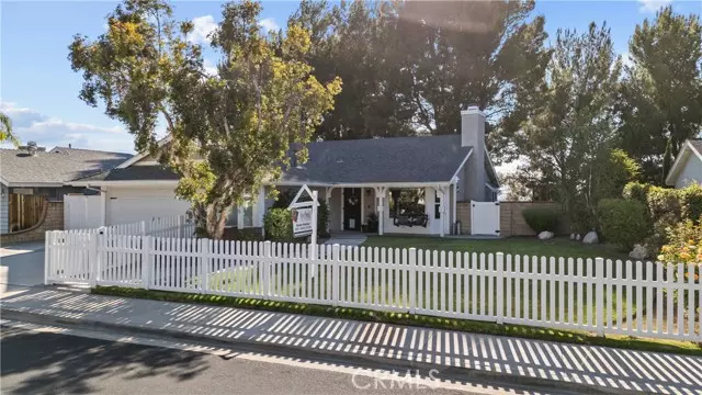 27915 Carnegie Avenue, Saugus, CA 91350