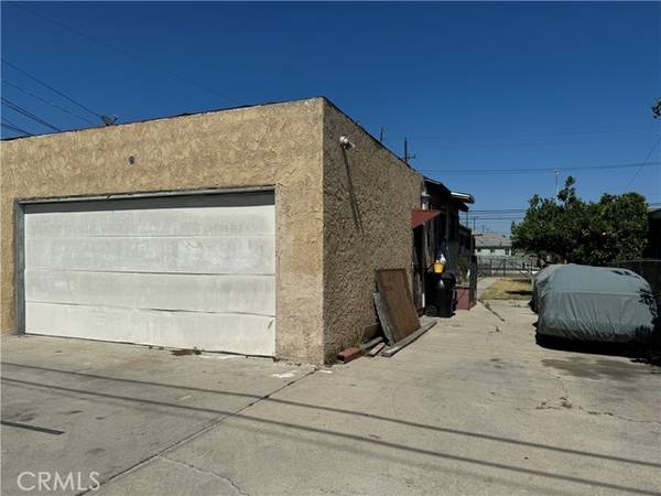 Los Angeles, CA 90044,7819 S Hoover Street