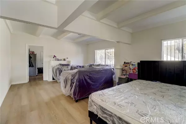 834 E 33rd Street, Los Angeles, CA 90011