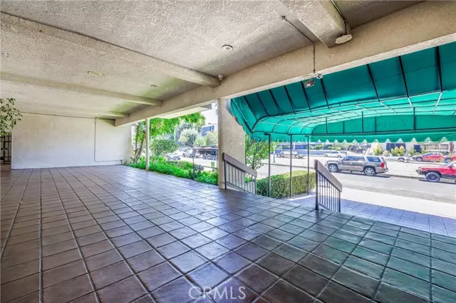 Encino, CA 91316,5460 White Oak Avenue #A331