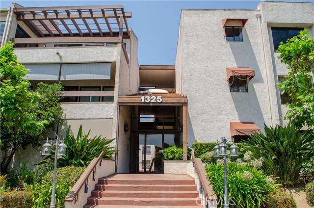 1325 Valley View Road #301, Glendale, CA 91202