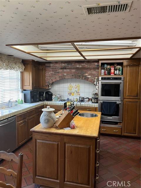 Northridge, CA 91324,19500 Mayall Street