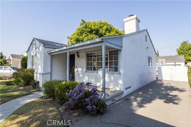 6224 Gentry Ave, North Hollywood, CA 91606