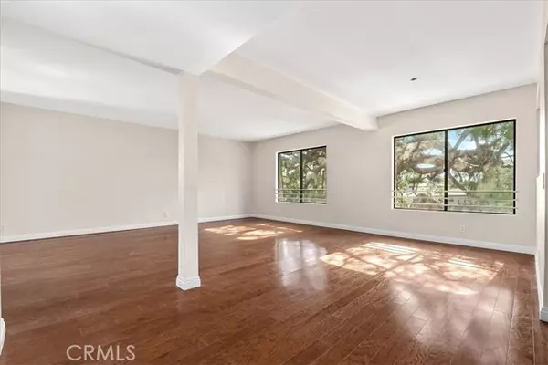 Sherman Oaks, CA 91403,4700 Natick Avenue #310