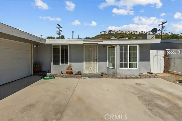 Canyon Country, CA 91351,27538 Crossglade Avenue