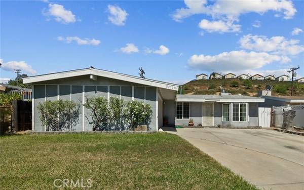 Canyon Country, CA 91351,27538 Crossglade Avenue