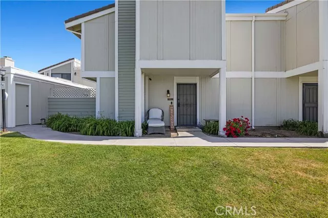 Canyon Country, CA 91351,27074 Hidaway Avenue #2