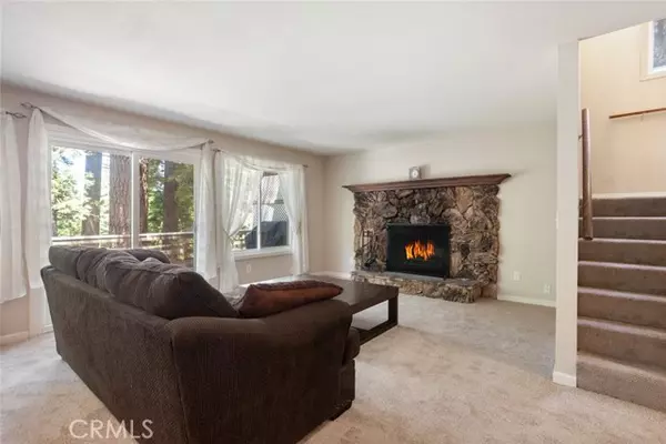 Twin Peaks, CA 92391,536 Rose Lane