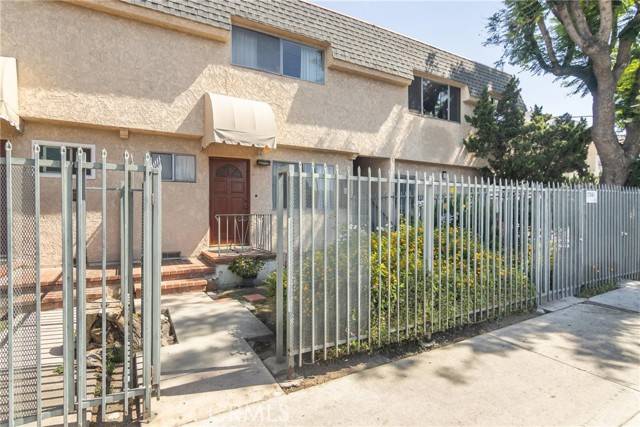 17041 Roscoe Boulevard #9, Northridge, CA 91325