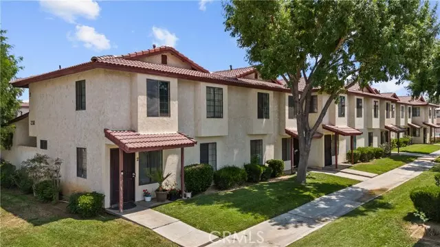 2260 E Avenue Q4 #46, Palmdale, CA 93550