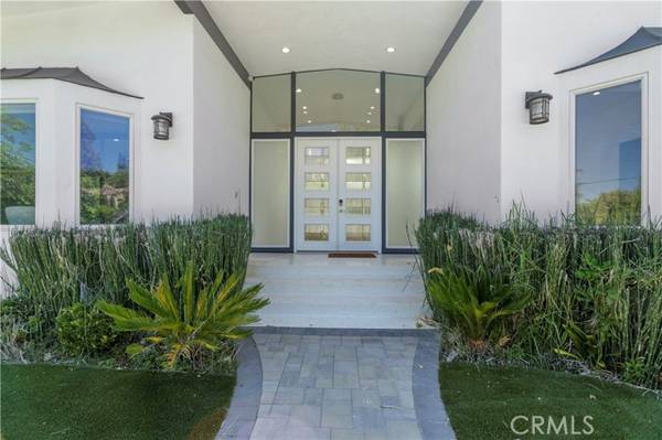 Encino, CA 91316,4734 White Oak Avenue