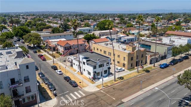 6425 S Vermont Avenue, Los Angeles, CA 90044