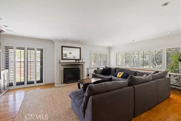 2716 Laurel Pass, Los Angeles, CA 90046