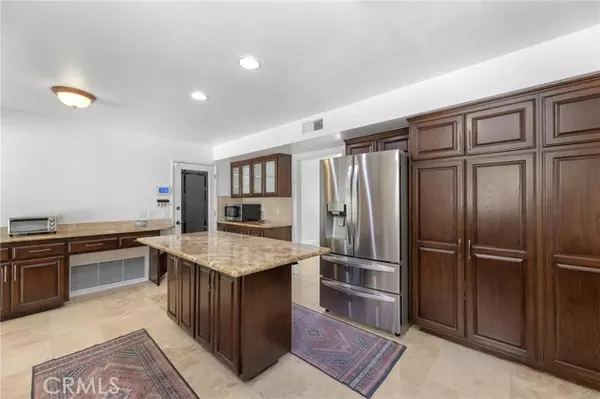 Woodland Hills, CA 91367,5869 Eilat Place