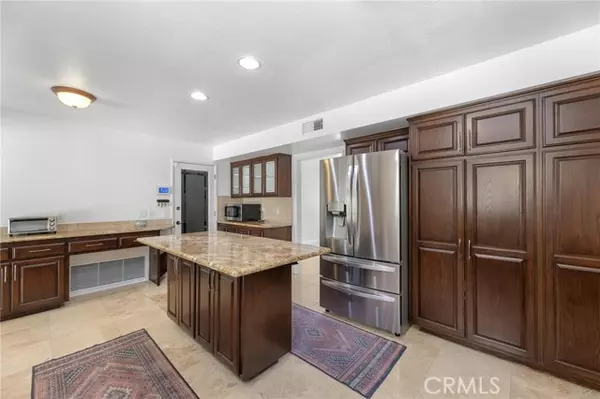 Woodland Hills, CA 91367,5869 Eilat Place