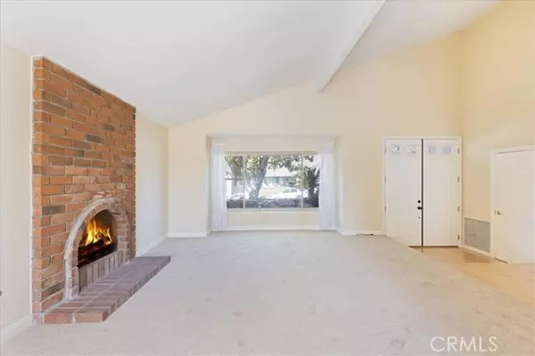 Valencia, CA 91355,24134 Avenida Crescenta