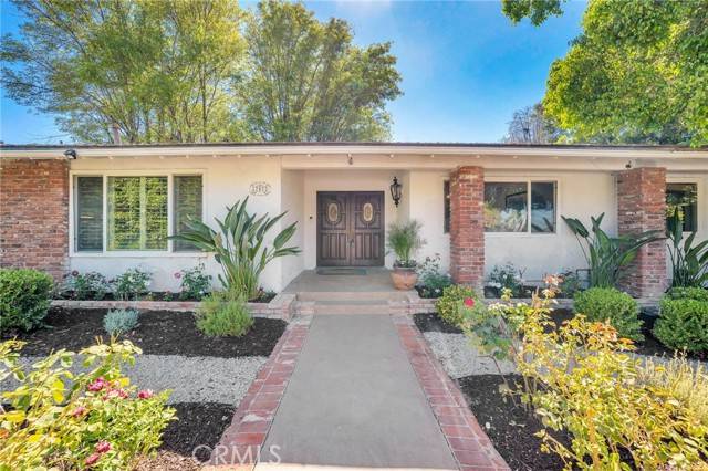 17072 Oak View Drive, Encino, CA 91436