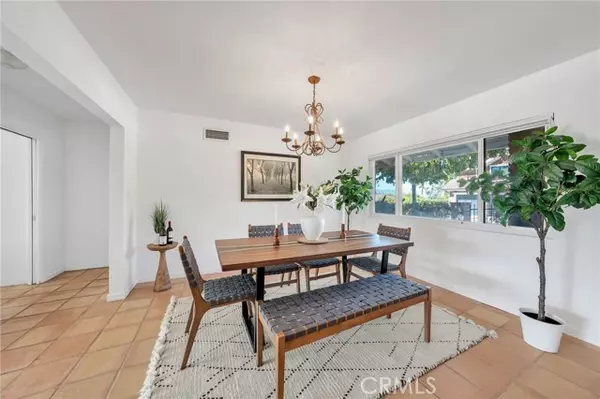 Encino, CA 91436,17072 Oak View Drive