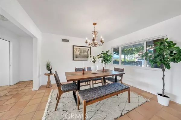 Encino, CA 91436,17072 Oak View Drive