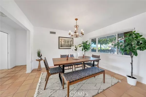 Encino, CA 91436,17072 Oak View Drive