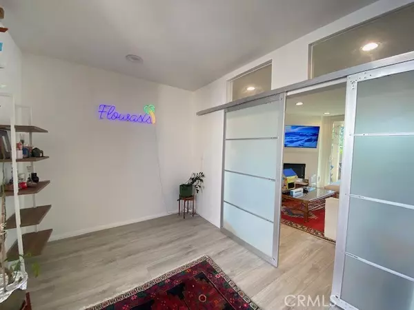 Sherman Oaks, CA 91403,4705 Kester Avenue #310