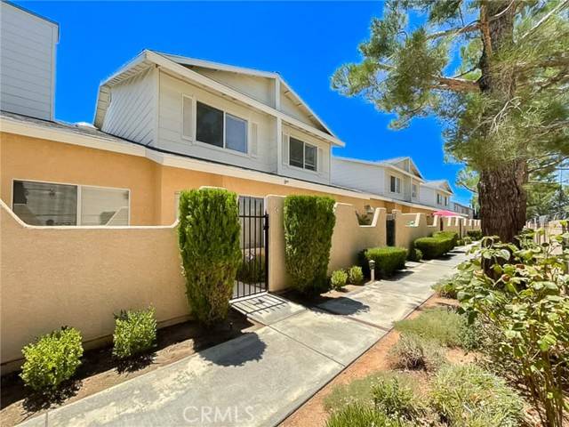 39237 10th Street #C, Palmdale, CA 93551