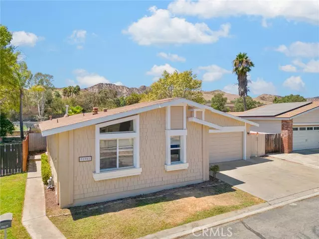 Castaic, CA 91384,31951 Emerald Lane